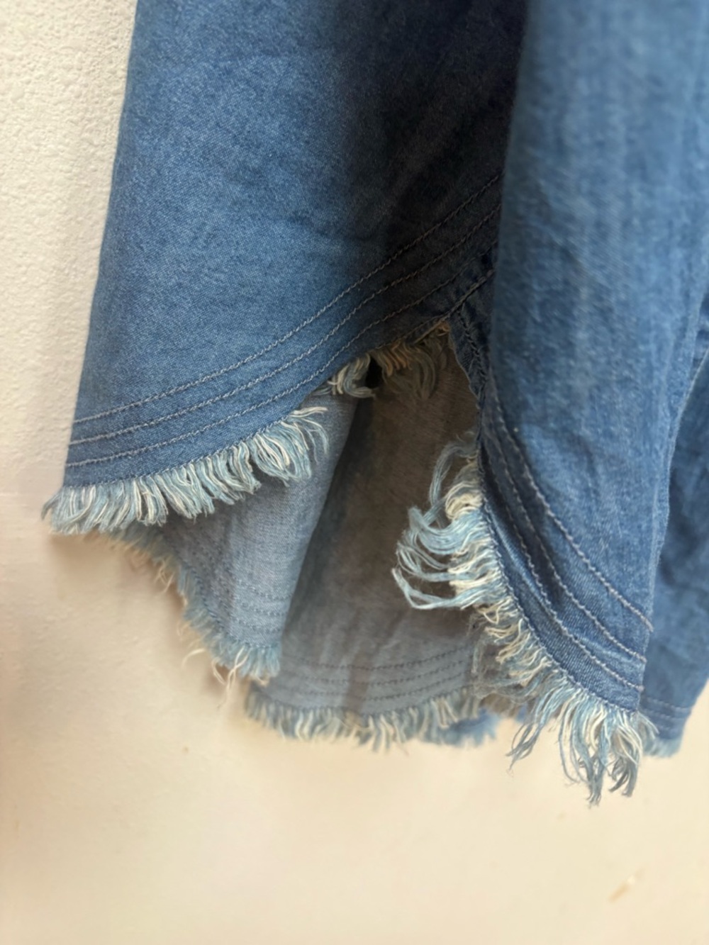 NWT Torrid 2X Oversized Denim Shirt Raw Hem 90s Y2K Grunge - Picture 6 of 6